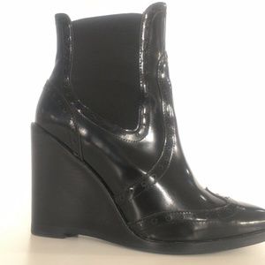 JEFFREY CAMPBELL BLACK LEATHER WINGTIP ANKLE BOOT